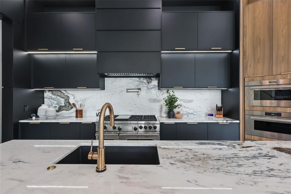 9259 Tibet Pointe Circle Windermere, FL 34786 - Photo 16 of 70