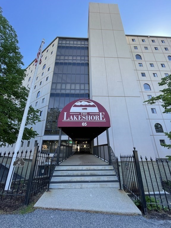 65 Lake Avenue, Unit 204 Worcester, MA 01604 - Photo 1 of 1