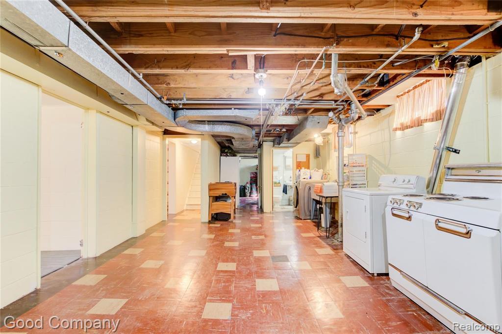 1859 Oxford Road Grosse Pointe Woods, MI 48236 - Photo 32 of 47