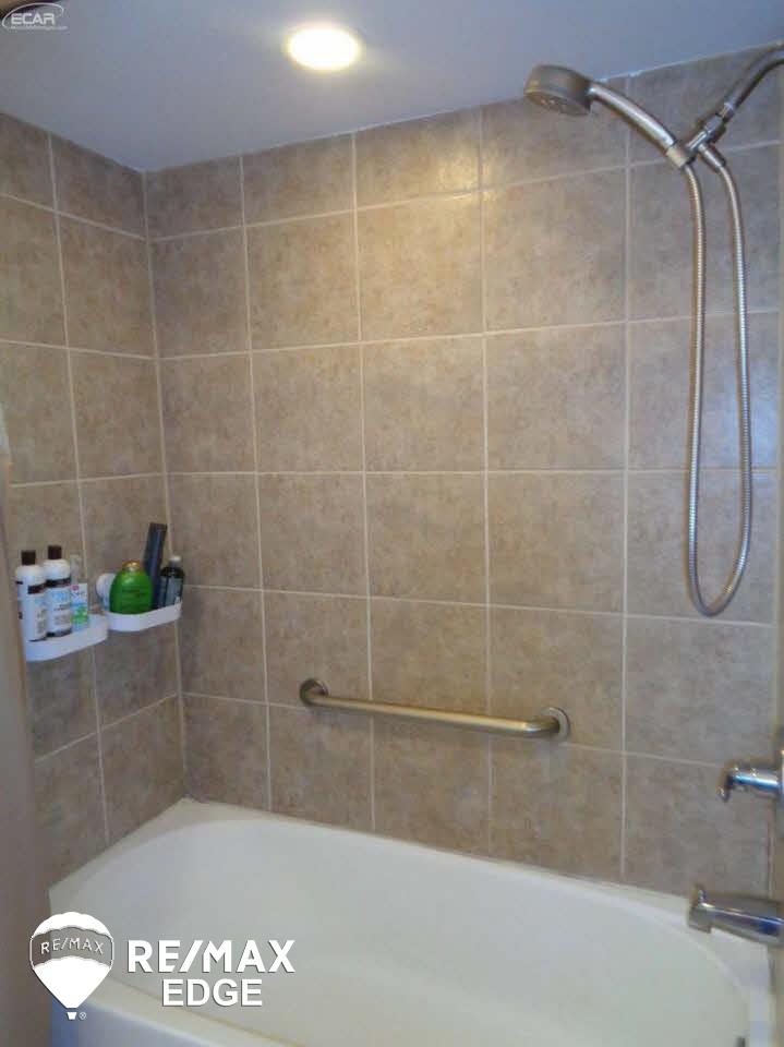 8063 East Bristol Road Davison, MI 48423 - Photo 9 of 31 21278655-8.JPG