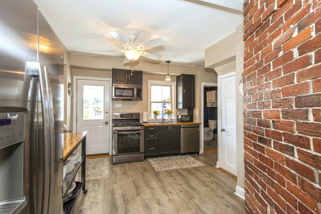 24 J Street Hull, MA 02045 - Photo 6 of 21