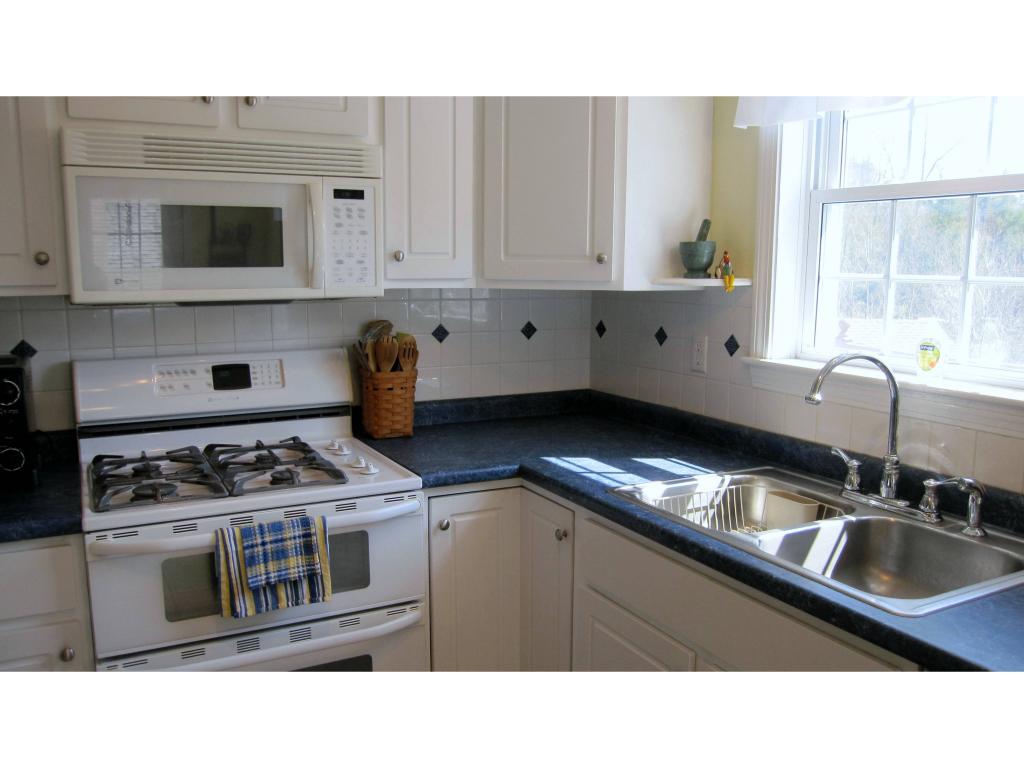 322 Windsor Road Hillsborough, NH 03244 - Photo 8 of 26 Gallery Image 8
