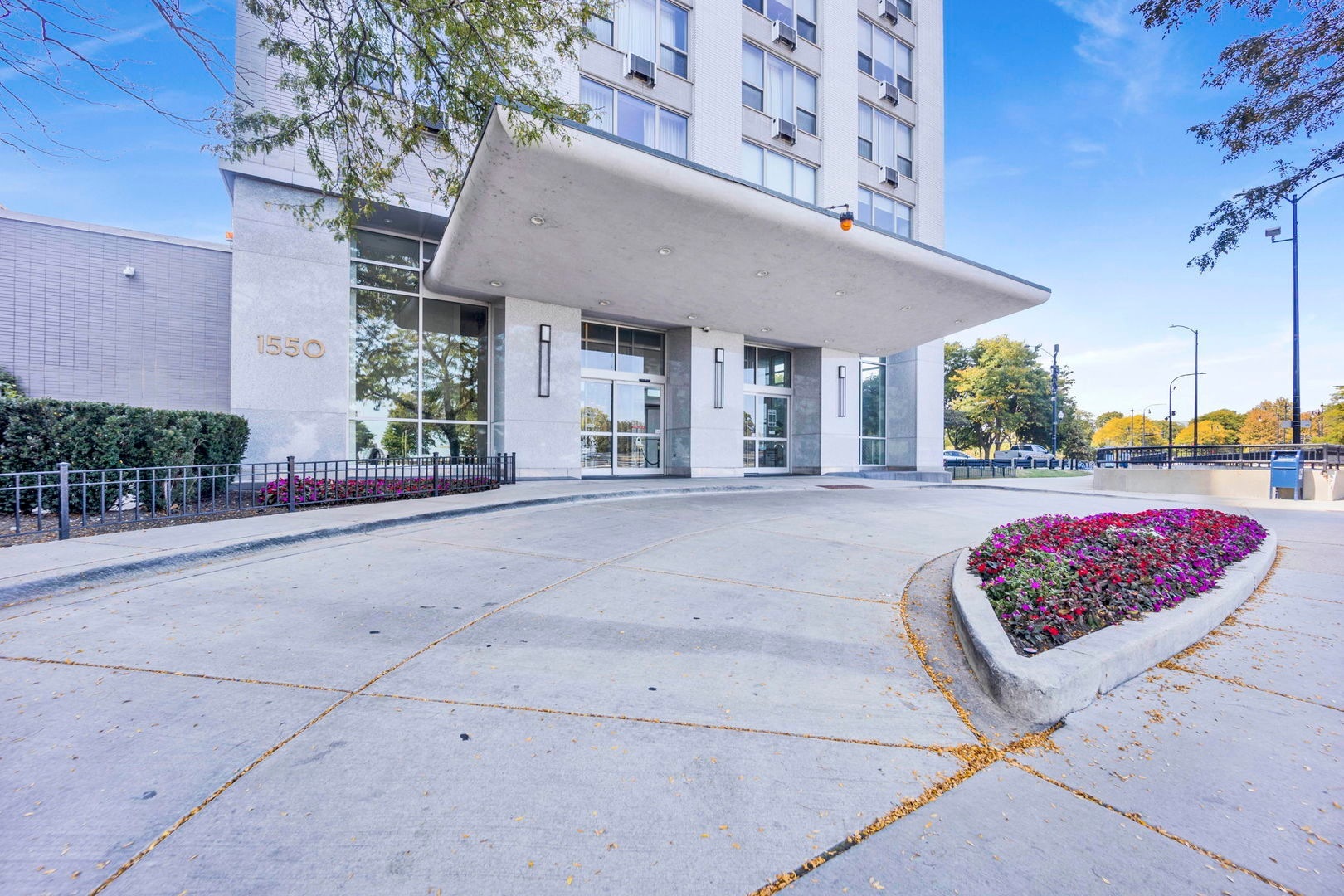 1550 North Lake Shore Drive, Unit 3C Chicago, IL 60610 - Photo 16 of 16 a view of a building with sitting area