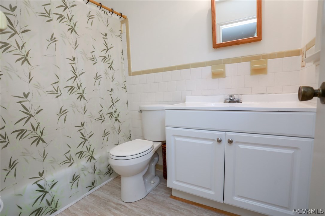 3350 Clintwood Road Midlothian, VA 23112 - Photo 10 of 18 a bathroom with a sink and a toilet