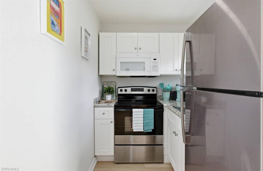 2147 Washington Avenue, Unit B Naples, FL 34112 - Photo 9 of 35