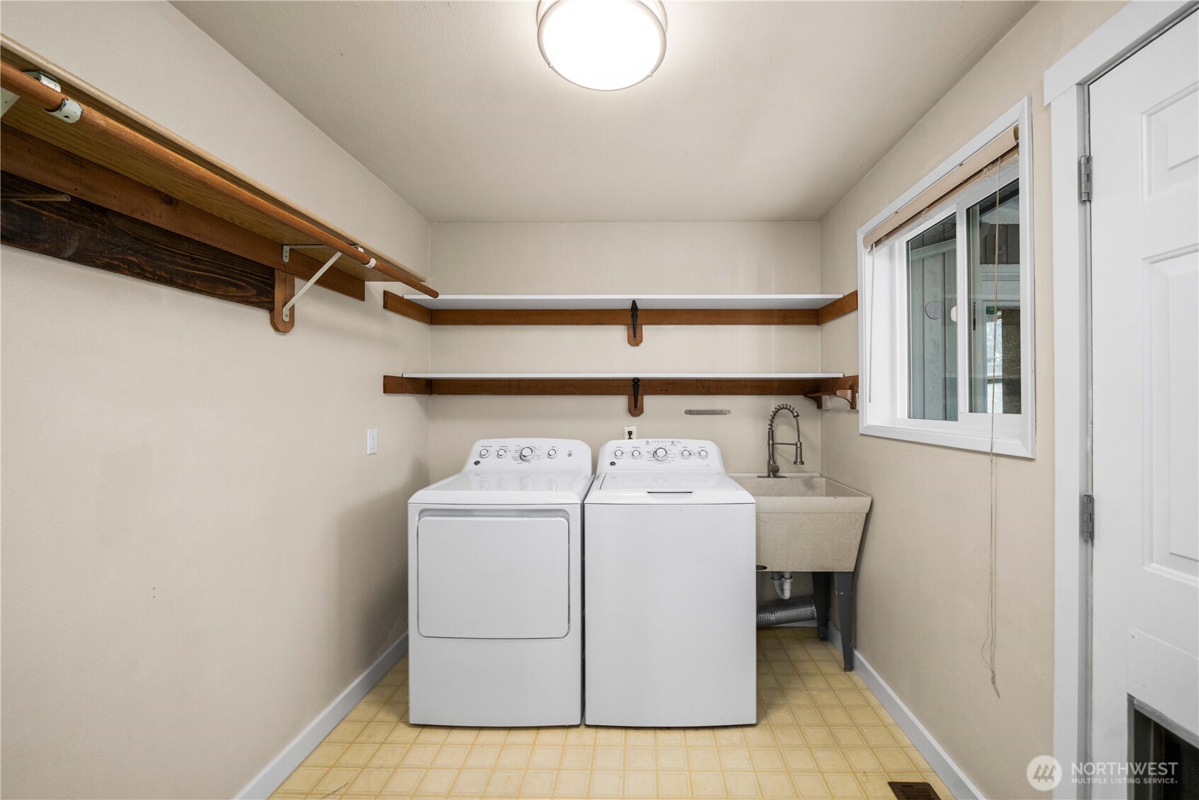 14609 142nd Avenue Southeast Renton, WA 98059 - Photo 18 of 40
