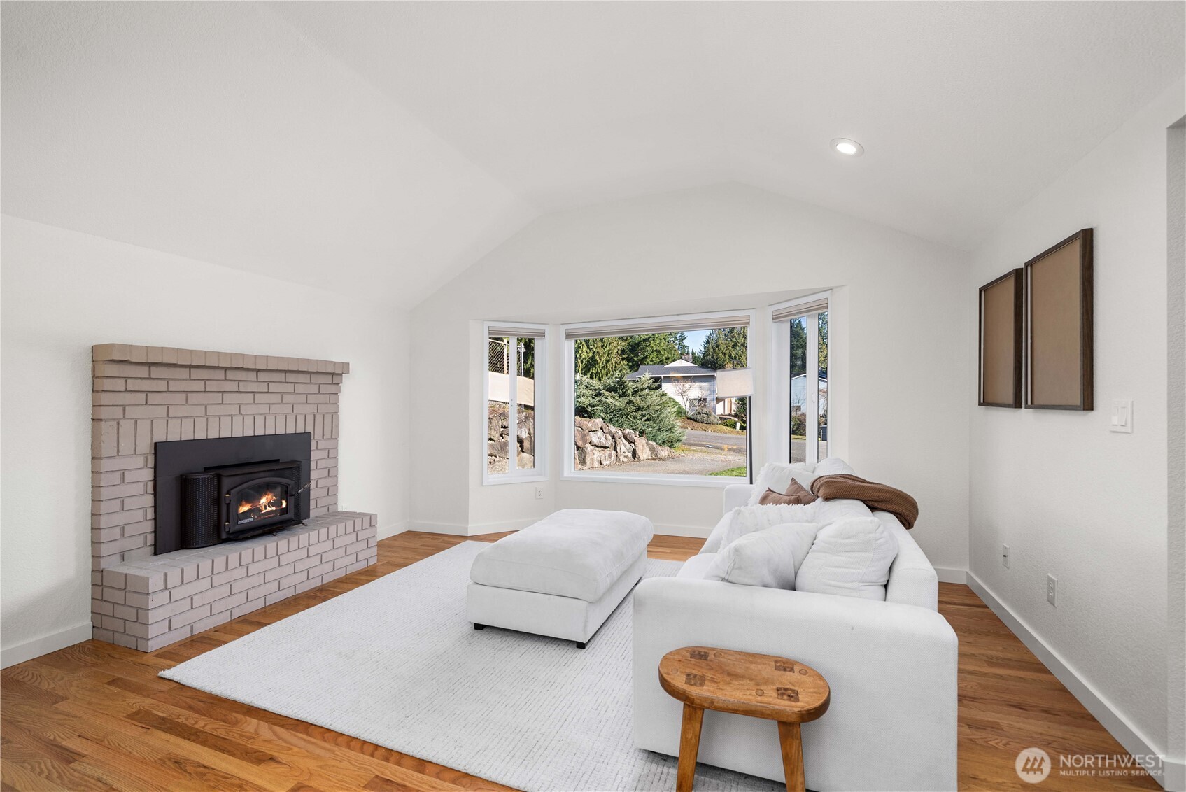 14609 142nd Avenue Southeast Renton, WA 98059 - Photo 5 of 40