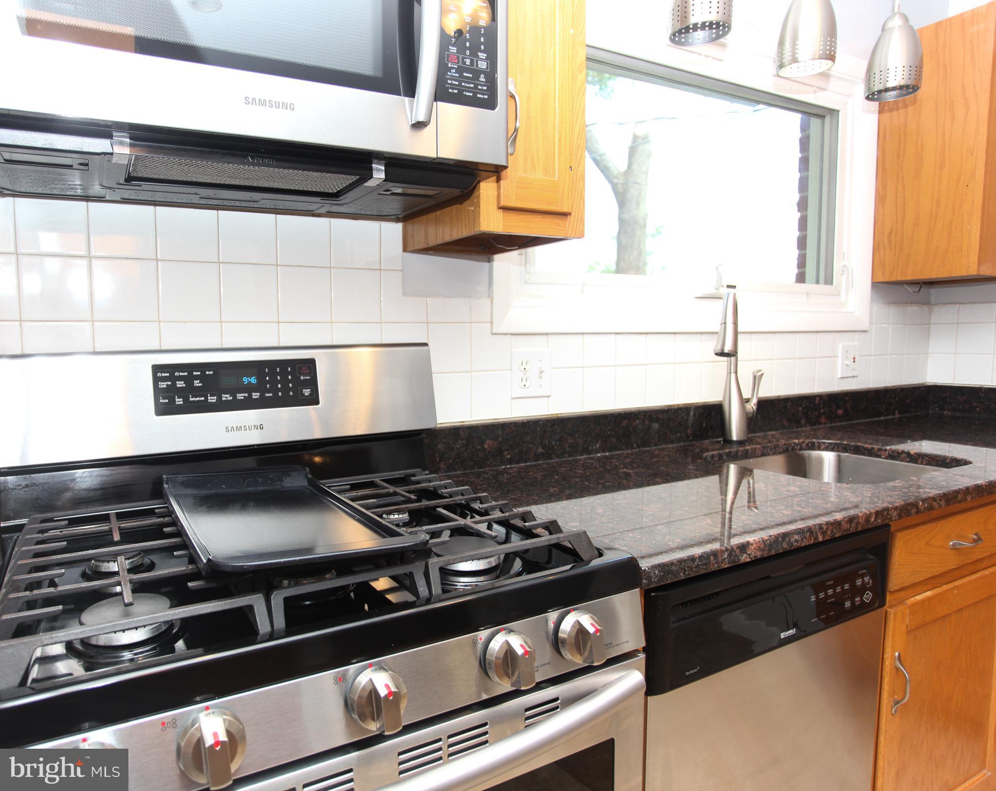 6003 Johnnycake Road Catonsville, MD 21228 - Photo 16 of 47 5 burner gas stove