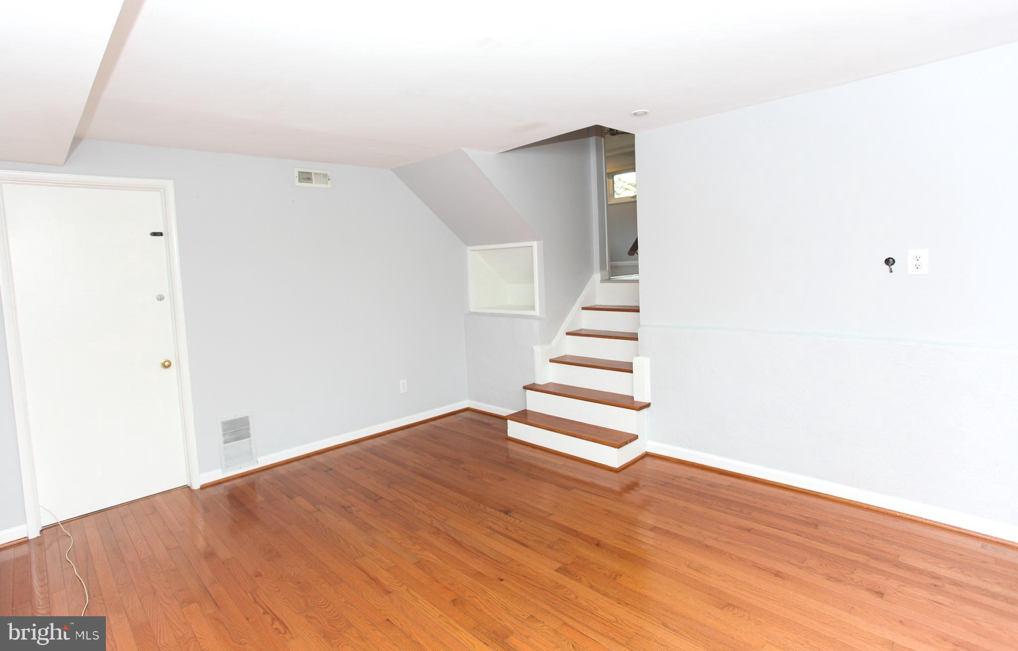 6003 Johnnycake Road Catonsville, MD 21228 - Photo 31 of 47 Family Room