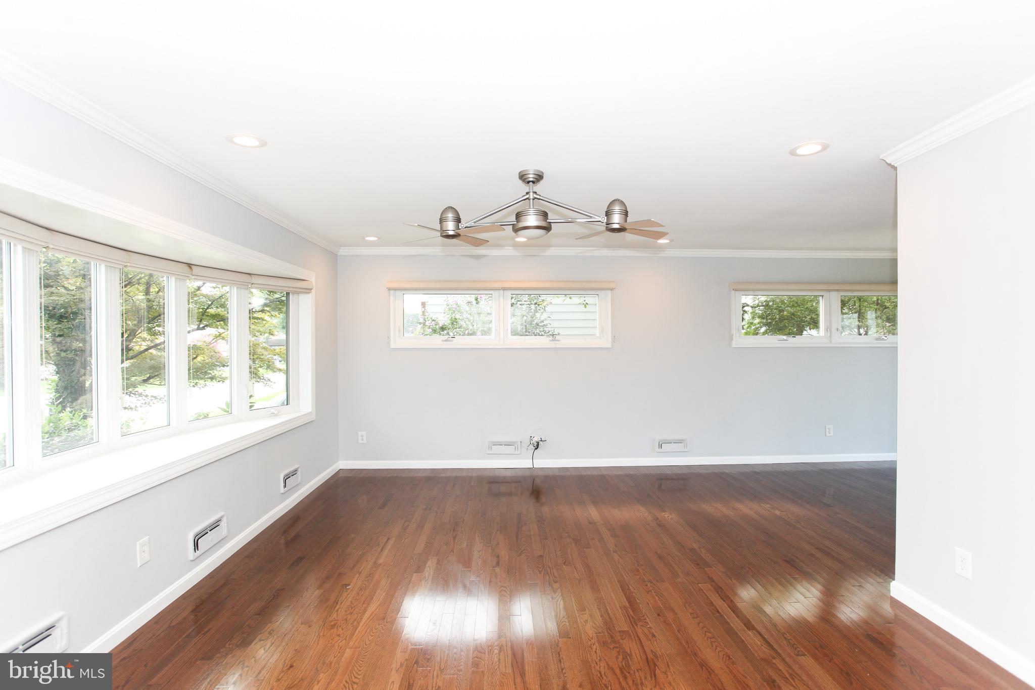 6003 Johnnycake Road Catonsville, MD 21228 - Photo 6 of 47 Living Room
