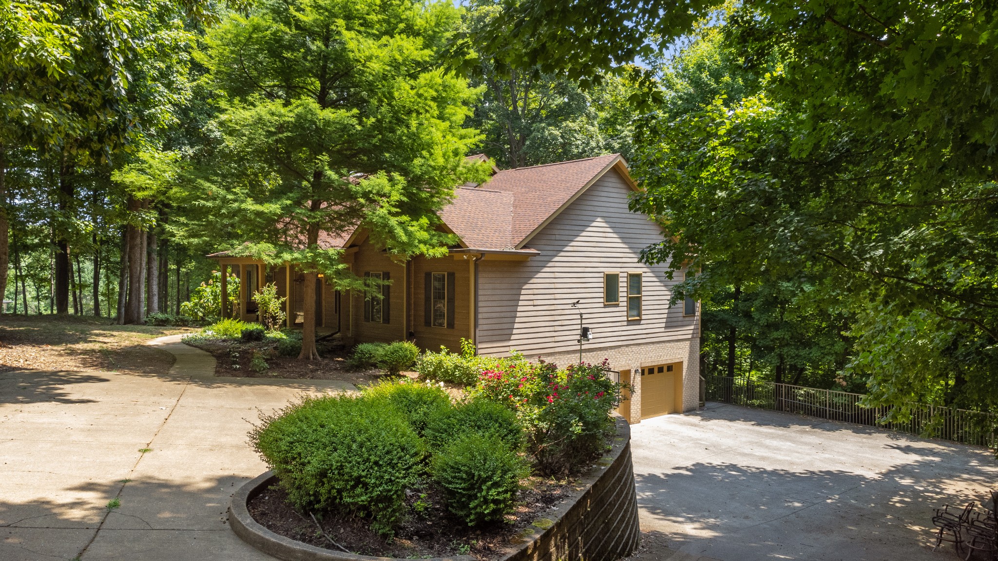 3000 Jubilee Ridge Road Franklin, TN 37069 - Photo 5 of 55 a view of a house with backyard and garden