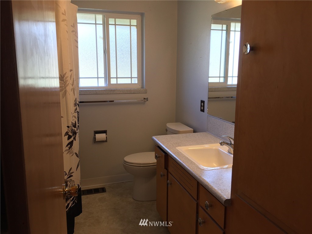 602 Military Road East Tacoma, WA 98445 - Photo 14 of 19 Gallery Image 14