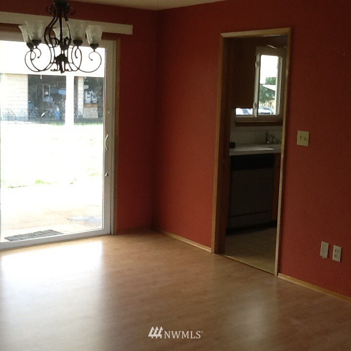602 Military Road East Tacoma, WA 98445 - Photo 8 of 19 Gallery Image 8
