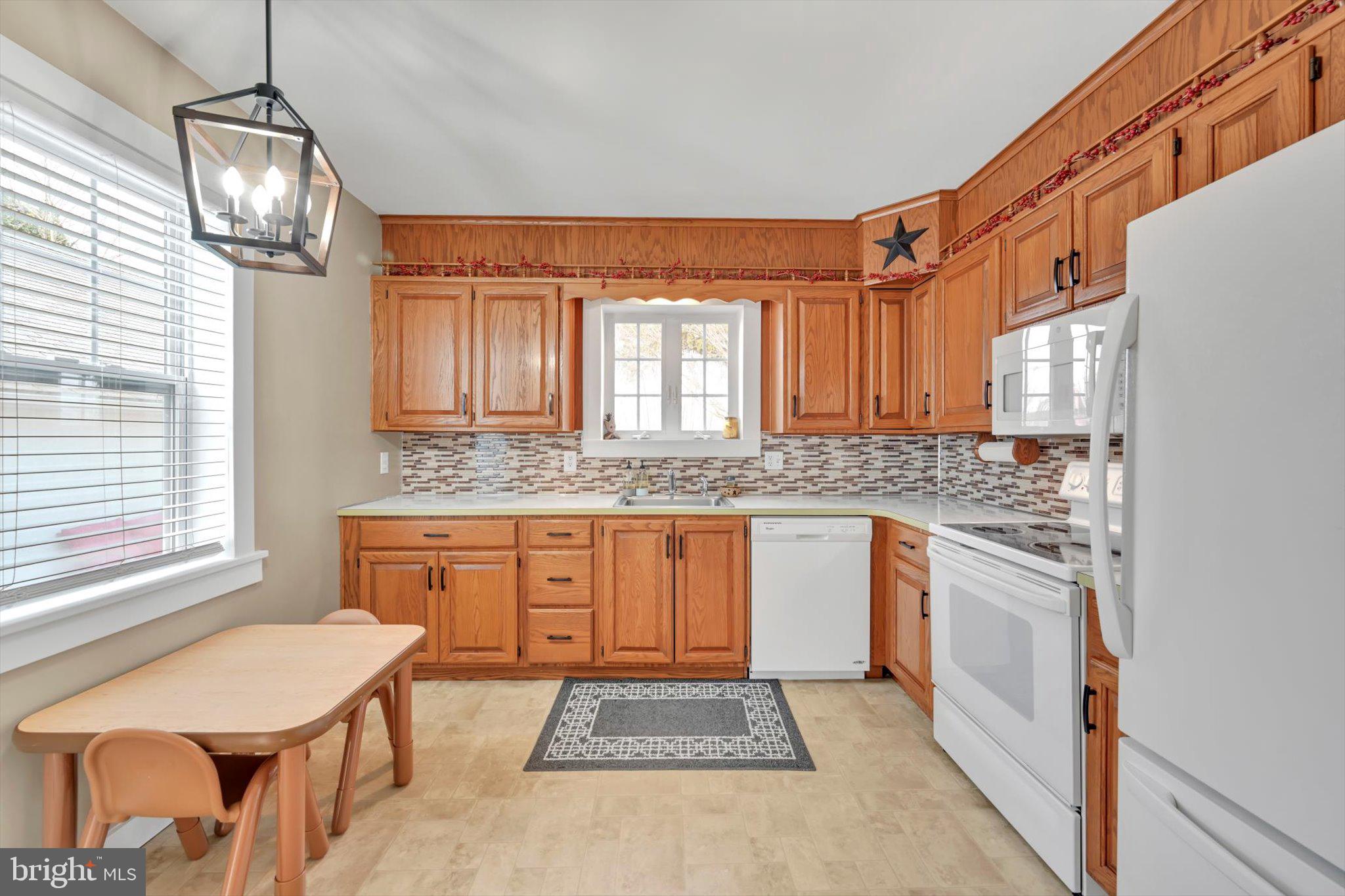 137 Bowers Road Mertztown, PA 19539 - Photo 3 of 37