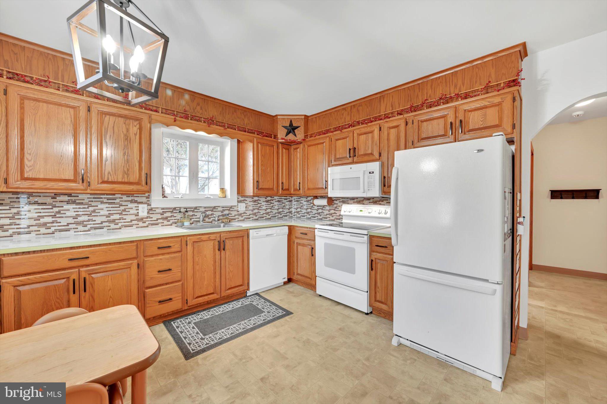 137 Bowers Road Mertztown, PA 19539 - Photo 4 of 37