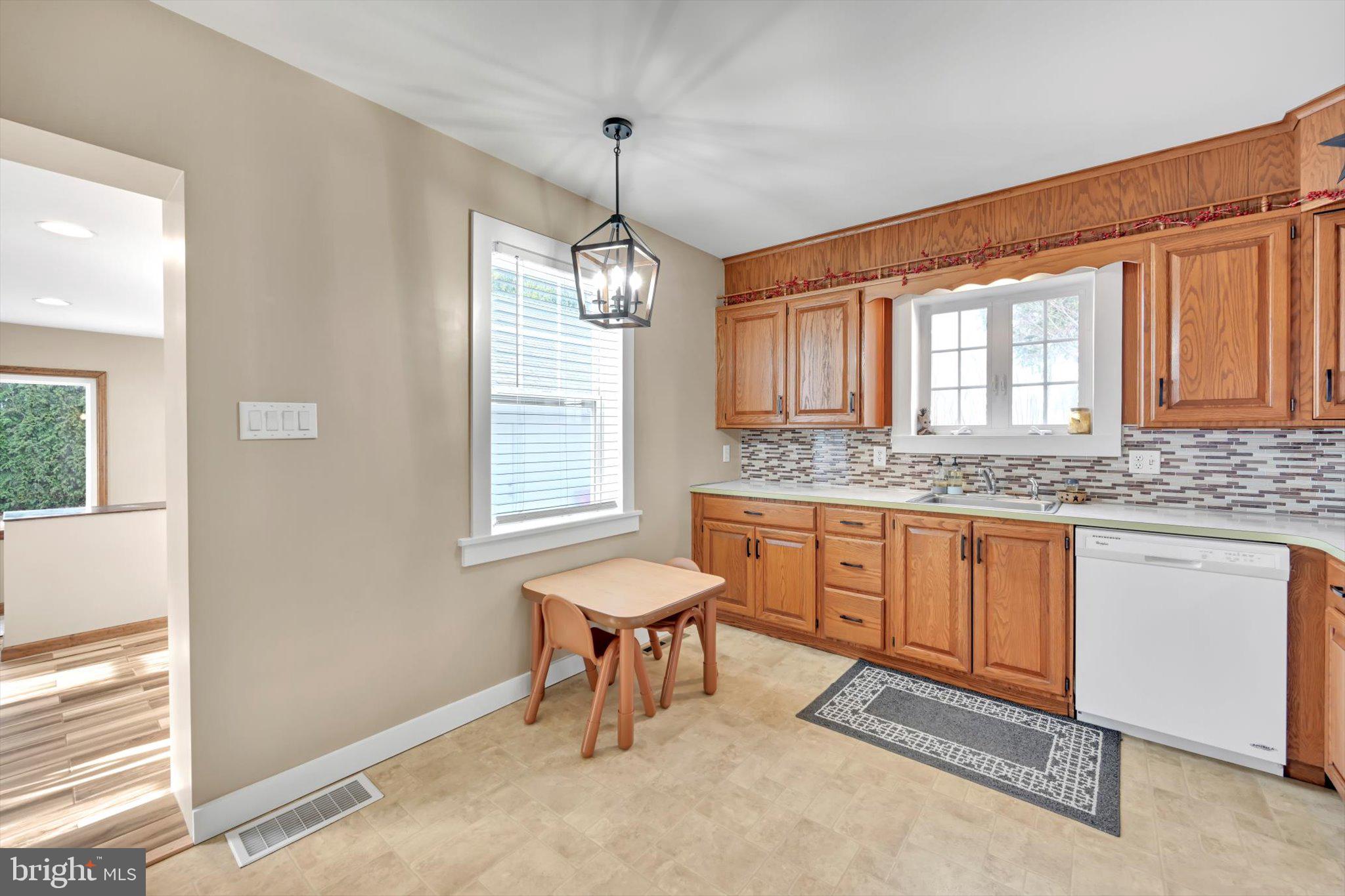 137 Bowers Road Mertztown, PA 19539 - Photo 5 of 37