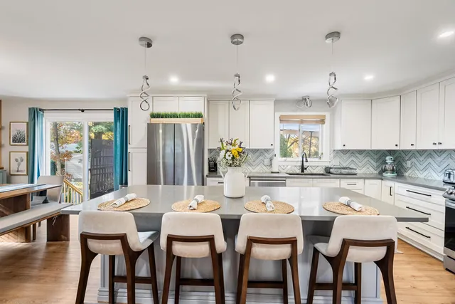 $799,900 | 3 Robin Drive, Hudson, NH 03051