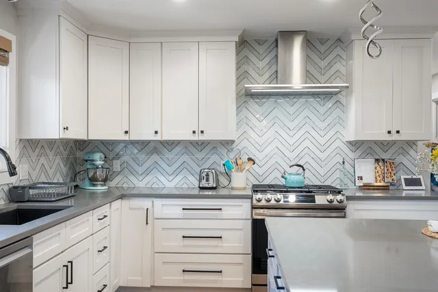 $799,900 | 3 Robin Drive, Hudson, NH 03051