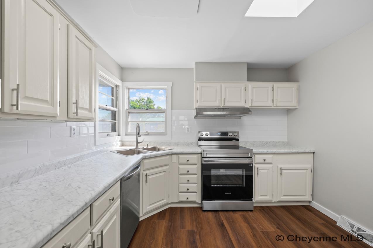 824 East Prosser Road Cheyenne, WY 82007 - Photo 4 of 34 Gallery Image 4