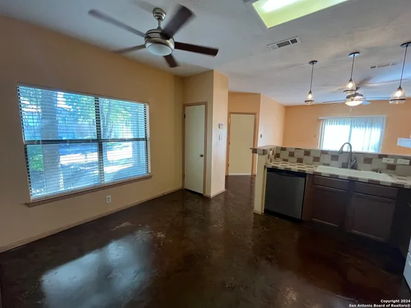 $1,750 | 7339 Hunters Land, San Antonio, TX 78249