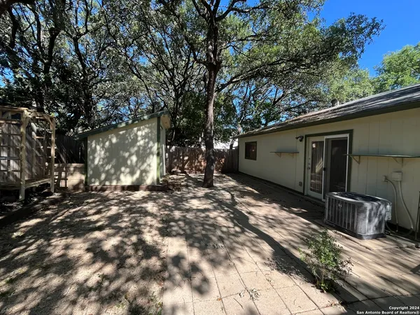 $1,750 | 7339 Hunters Land, San Antonio, TX 78249