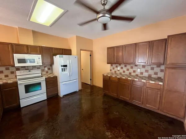 $1,750 | 7339 Hunters Land, San Antonio, TX 78249