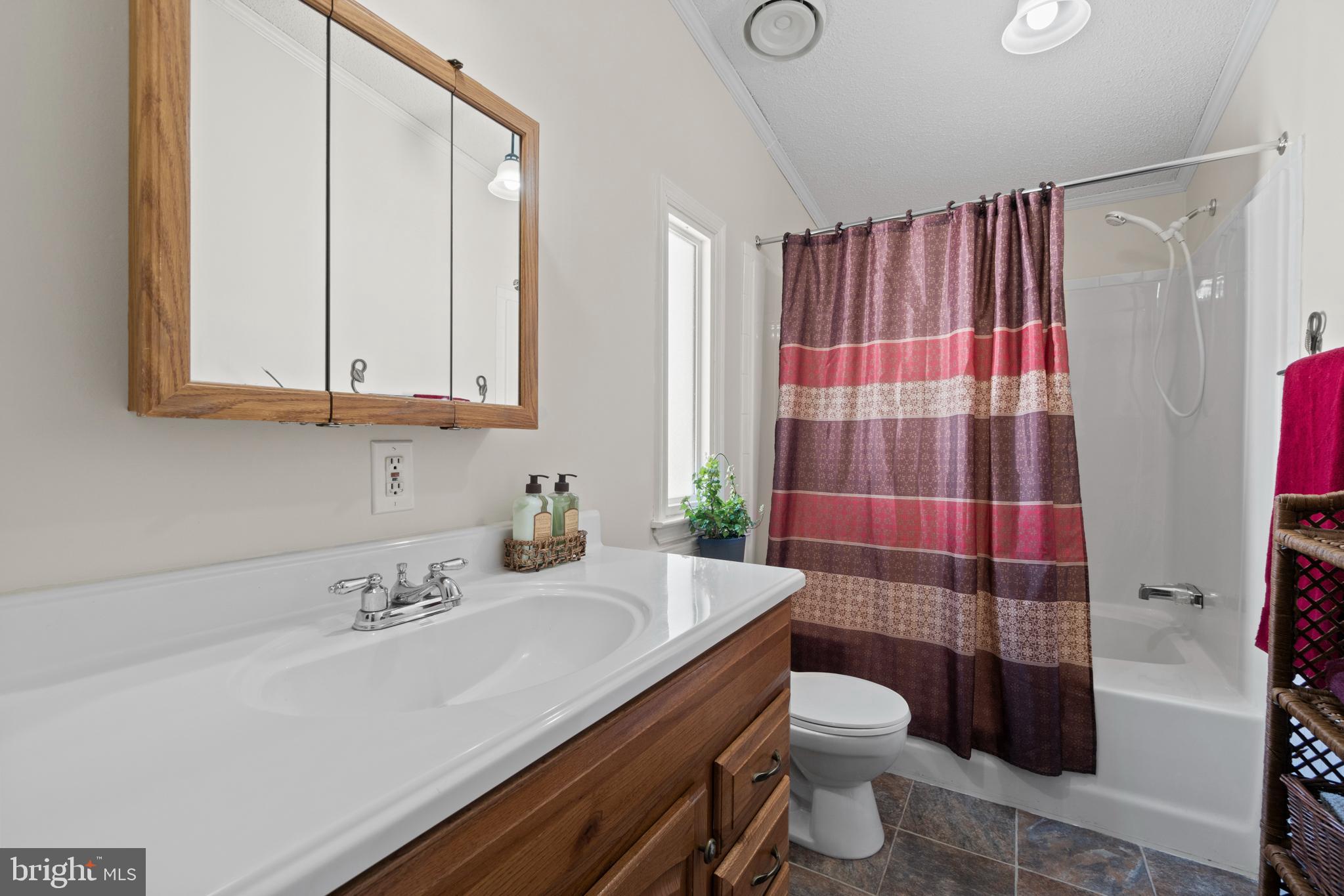 5511 Burr Hill Road Rhoadesville, VA 22542 - Photo 10 of 20 Master bathroom