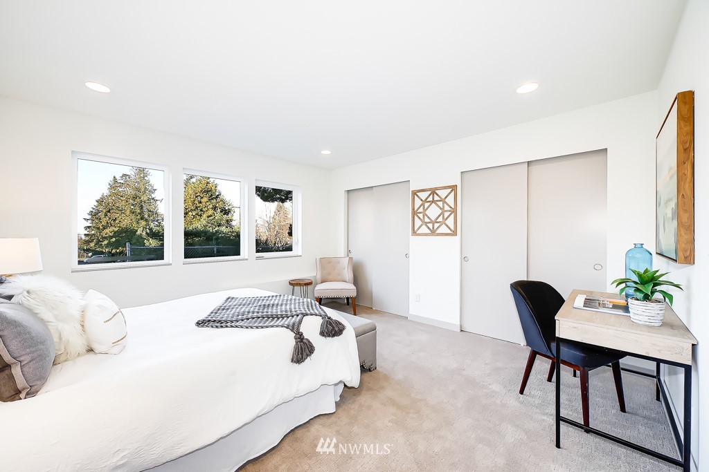 4315 Southwest Frontenac Street, Unit B Seattle, WA 98136 - Photo 5 of 21 Gallery Image 5