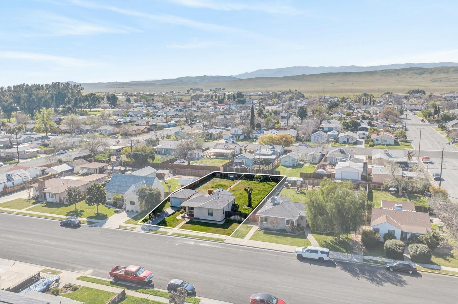248 Harrison Street Coalinga, CA 93210 - Photo 29 of 30 an aerial view of residential houses with outdoor space