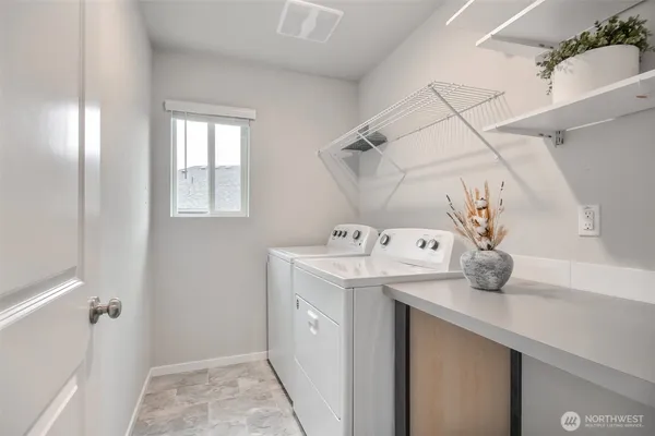 a view of utility room