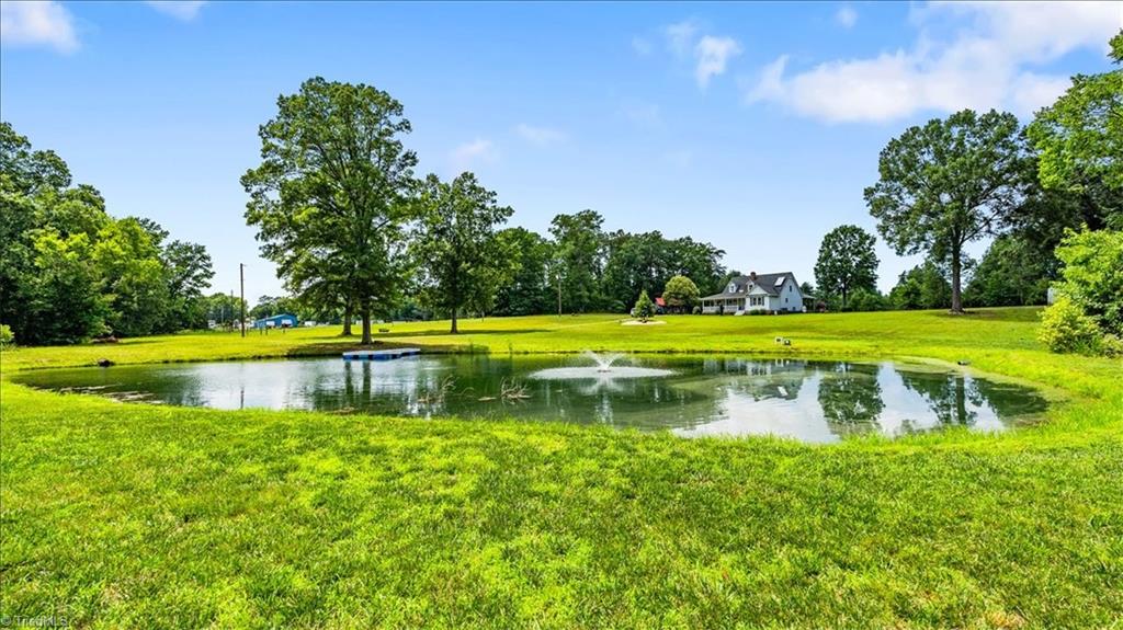523 Round House Road Eden, NC 27288 - Photo 4 of 50