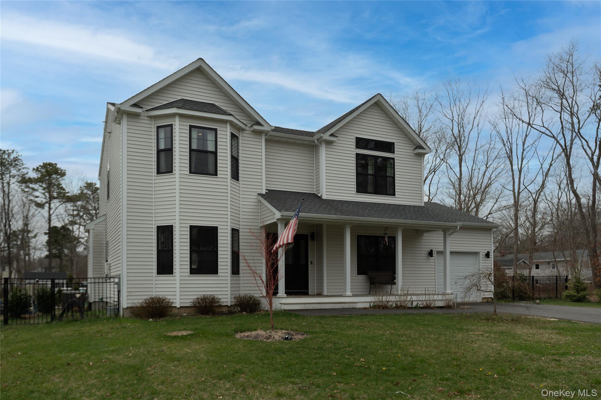 140 Gull Dip Road Ridge, NY 11961 - Photo 3 of 29