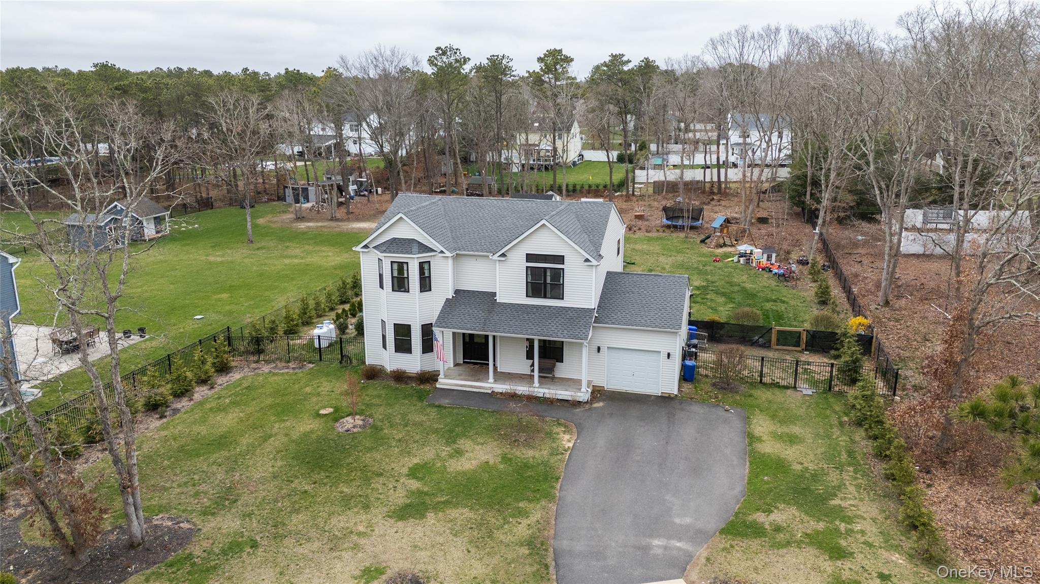 140 Gull Dip Road Ridge, NY 11961 - Photo 4 of 29