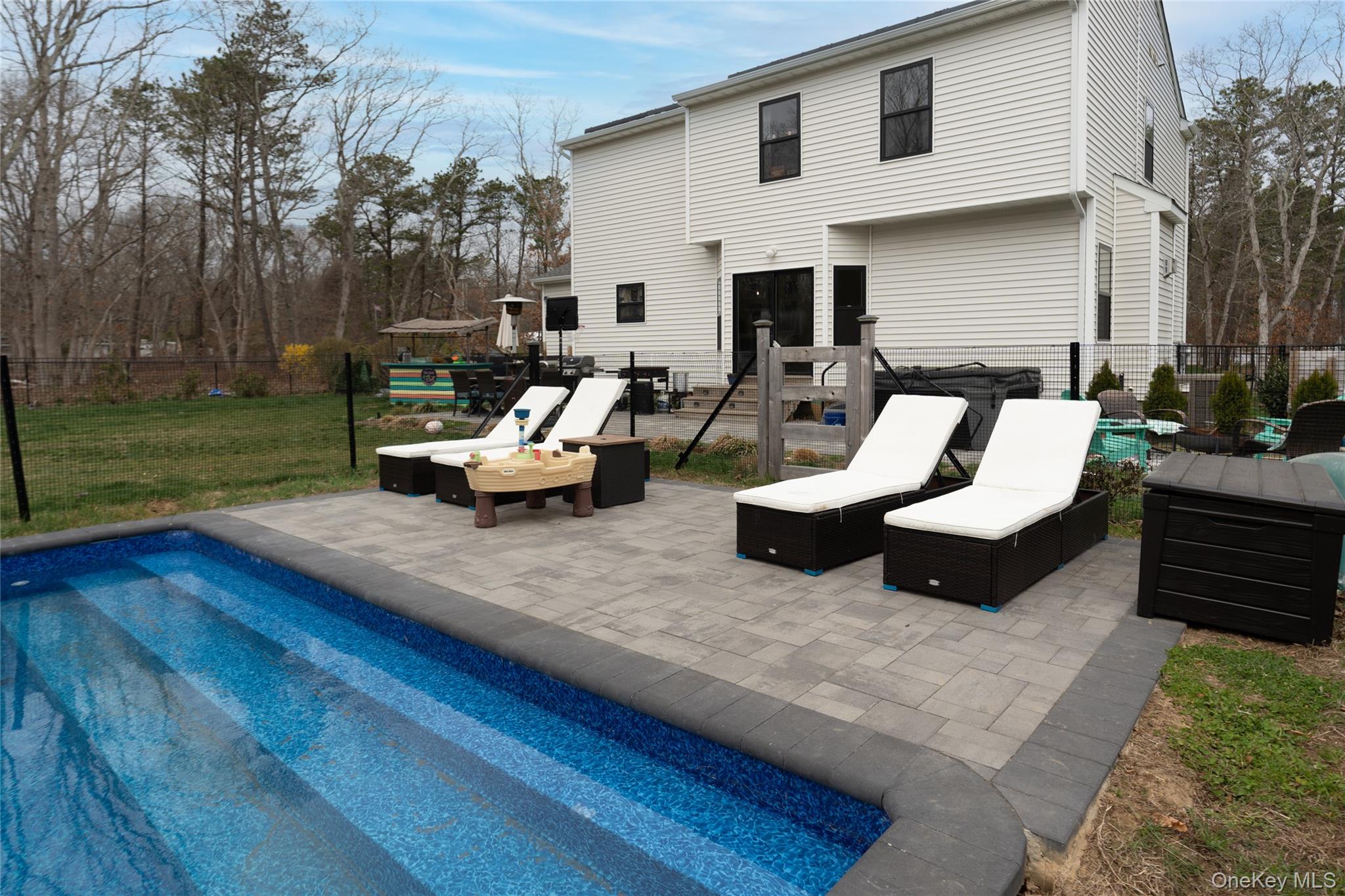 140 Gull Dip Road Ridge, NY 11961 - Photo 7 of 29