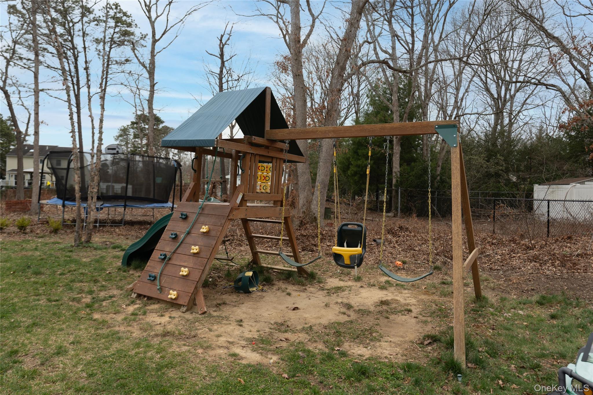 140 Gull Dip Road Ridge, NY 11961 - Photo 9 of 29