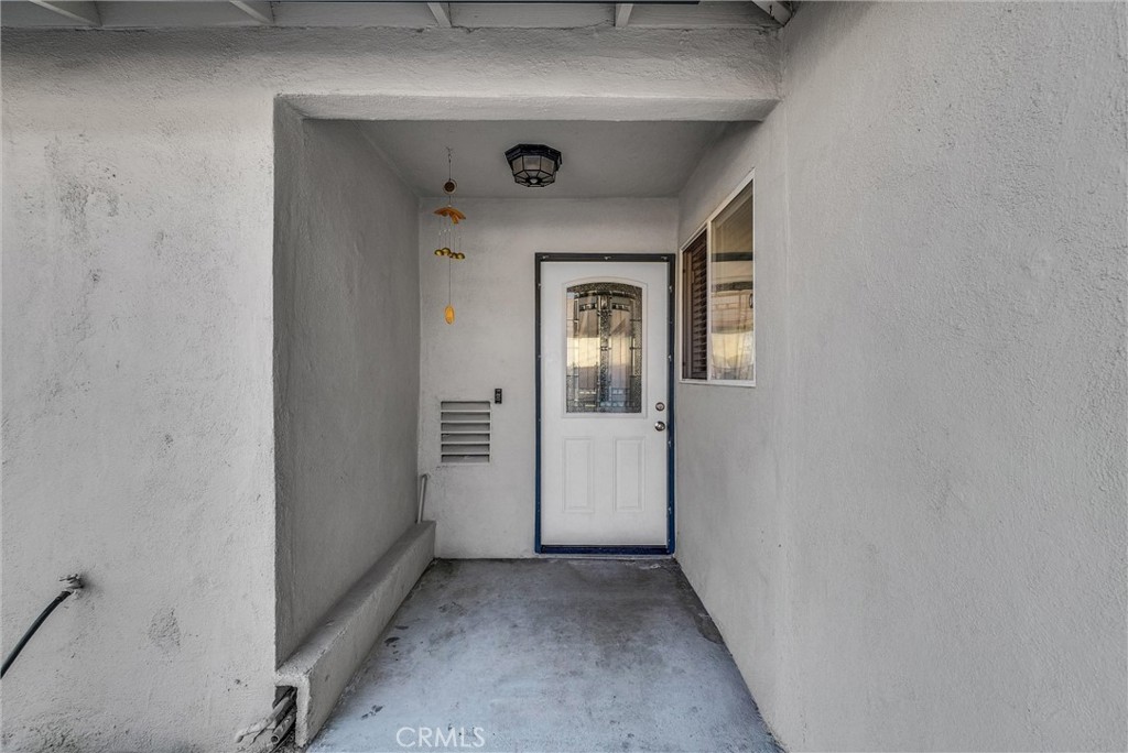6220 Filkins Avenue Rancho Cucamonga, CA 91737 - Photo 6 of 37 a view of a hallway with closet