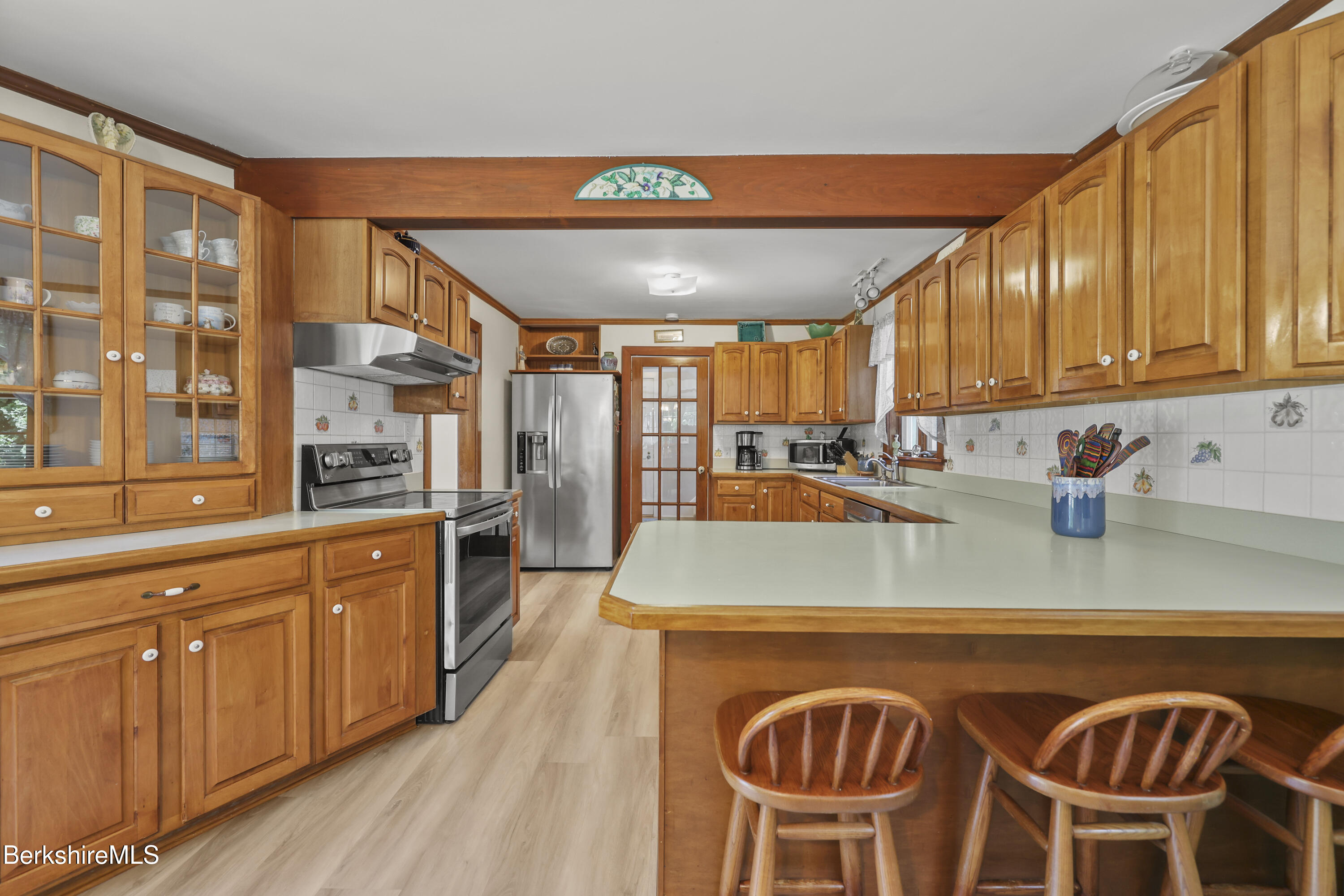 61 Harding Street Pittsfield, MA 01201 - Photo 18 of 48 87 Kitchen