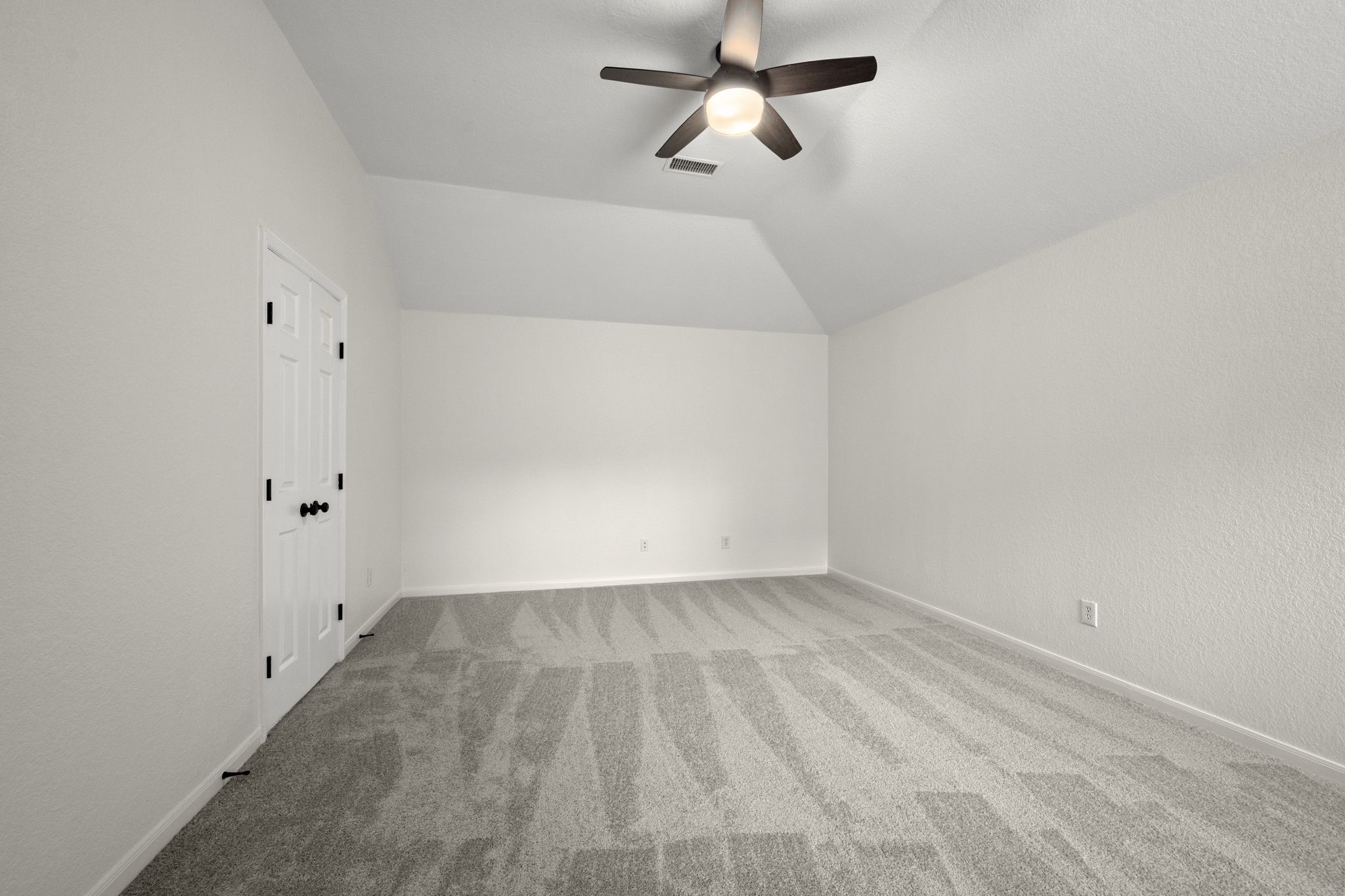 34 South Rambling Ridge Place Conroe, TX 77385 - Photo 14 of 28 Gallery Image 14