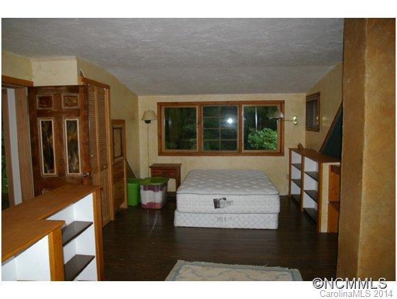 1171 Cook Town Road Bakersville, NC 28705 - Photo 13 of 22 Gallery Image 13