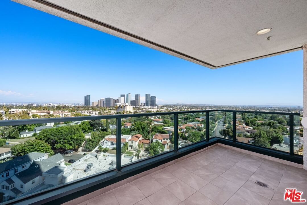 10490 Wilshire Boulevard, Unit 1004 Los Angeles, CA 90024 - Photo 14 of 45 a view of a balcony