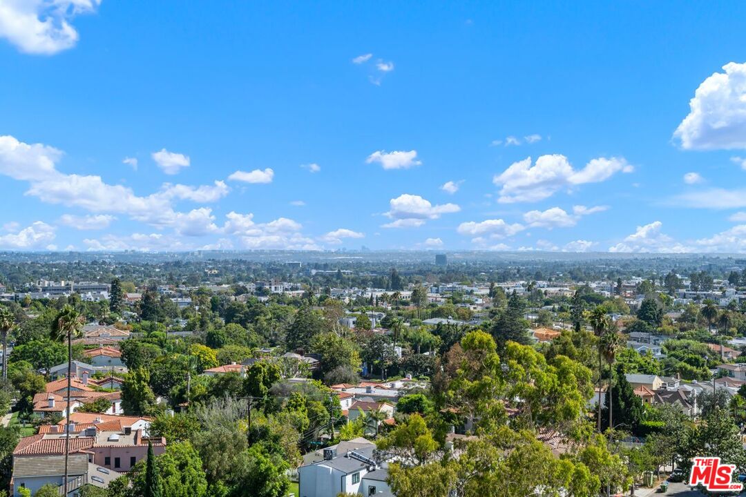 10490 Wilshire Boulevard, Unit 1004 Los Angeles, CA 90024 - Photo 29 of 45 a view of a city