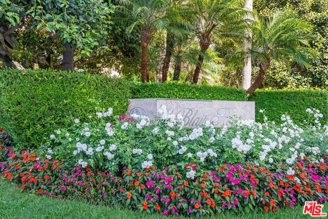 10490 Wilshire Boulevard, Unit 1004 Los Angeles, CA 90024 - Photo 43 of 45 a picture of flowers