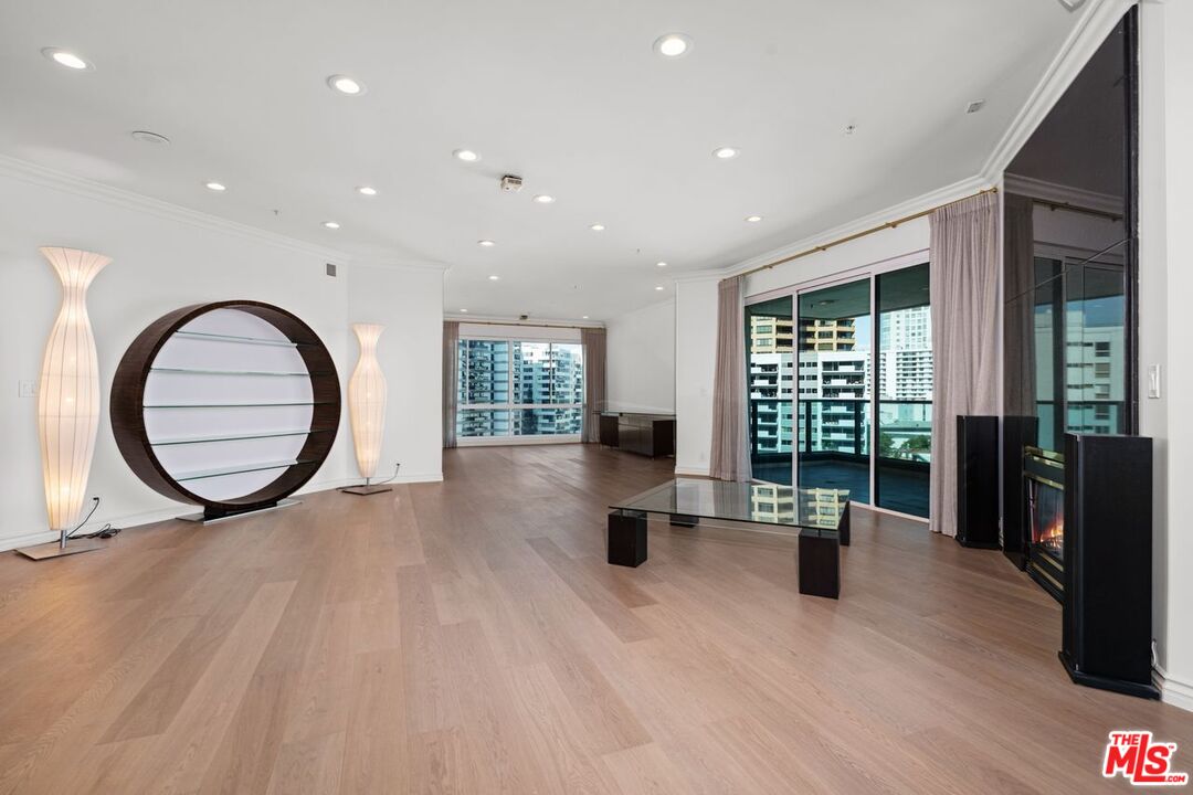 10490 Wilshire Boulevard, Unit 1004 Los Angeles, CA 90024 - Photo 10 of 45