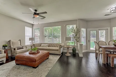 $460,000 | 23 Wintergrass Place, The Woodlands, TX 77382