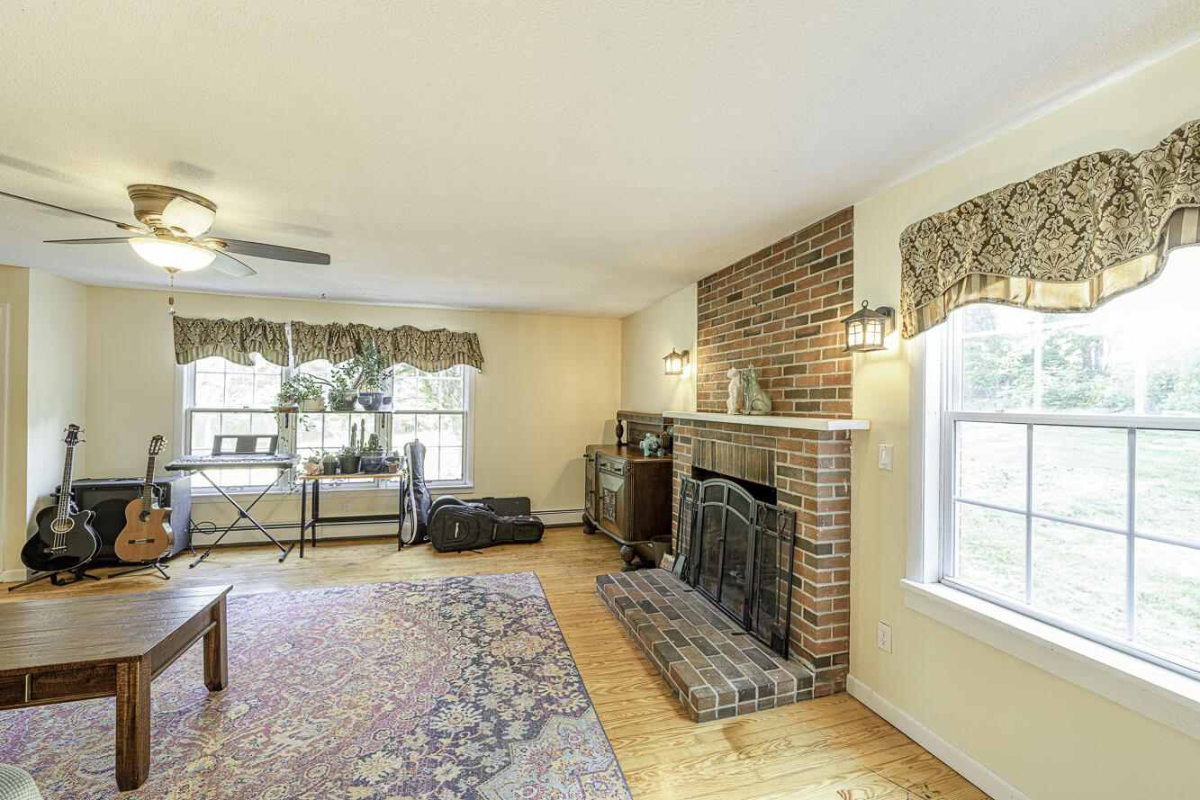 164 S Road Winthrop, ME 04364 - Photo 12 of 43 164 south rd-35