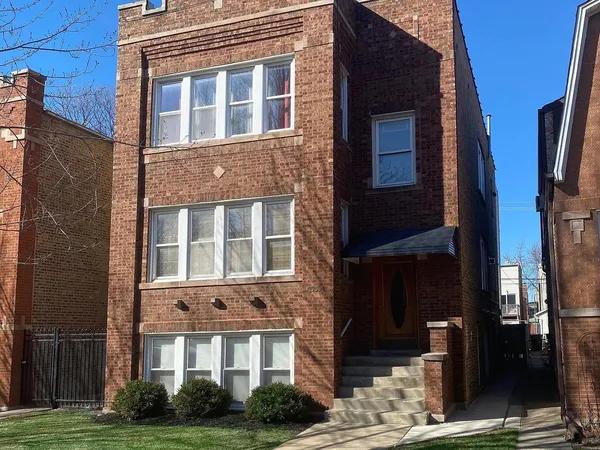$1,950 | 5354 West Byron Street, Unit 2, Chicago, IL 60641