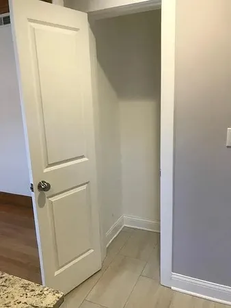 $1,950 | 5354 West Byron Street, Unit 2, Chicago, IL 60641