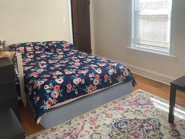 $1,950 | 5354 West Byron Street, Unit 2, Chicago, IL 60641