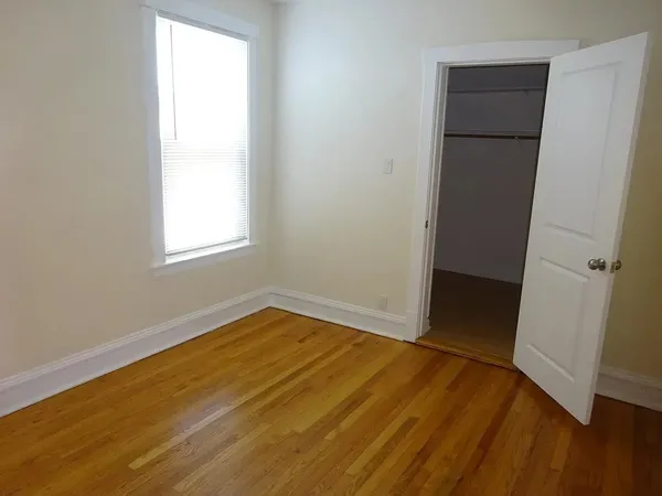 $1,950 | 5354 West Byron Street, Unit 2, Chicago, IL 60641