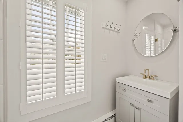 $2,345,000 | 33 Oyster Place, Barnstable, MA 02635